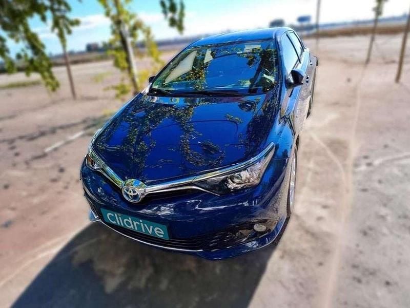Usado Toyota Auris Hybrid Active 99 CV (72 kW) 2017 Azul Familiar