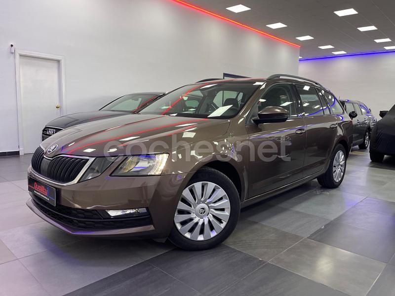 Marrón Usado 2018 Skoda Octavia Ambition Familiar | 14.900 € (Un poco caro) - Imagen 1/4