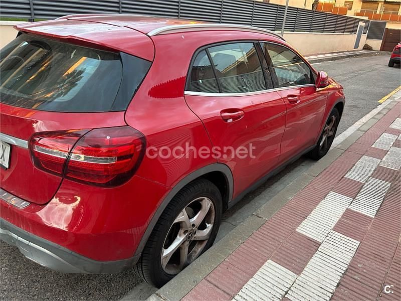 Usado Mercedes GLA200 136 CV (100 kW) 2017 Rojo SUV