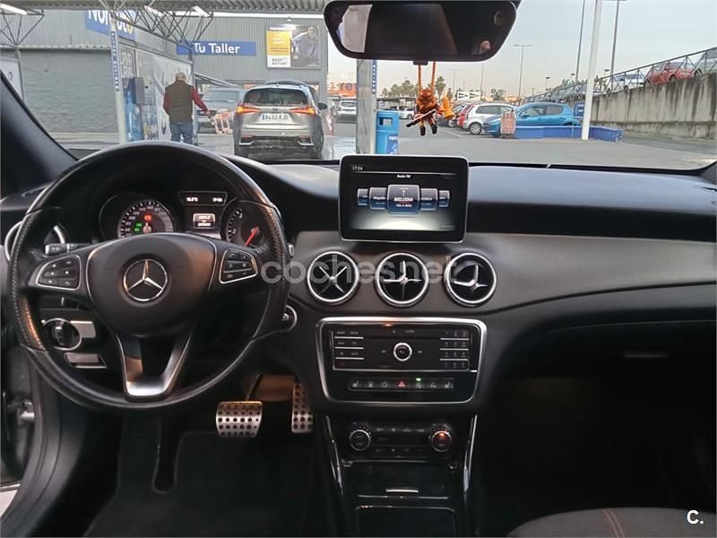 Usado Mercedes CLA200 AMG line 136 CV (100 kW) 2015 Gris / plata Berlina