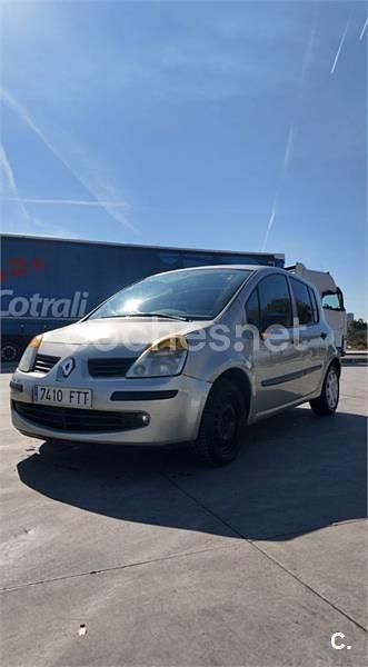 Usado Renault Modus Expression 85 CV (62 kW) 2007 Beige Monovolumen