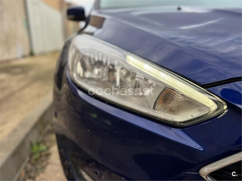Usado Ford Focus Titanium 150 CV (110 kW) 2015 Azul Familiar