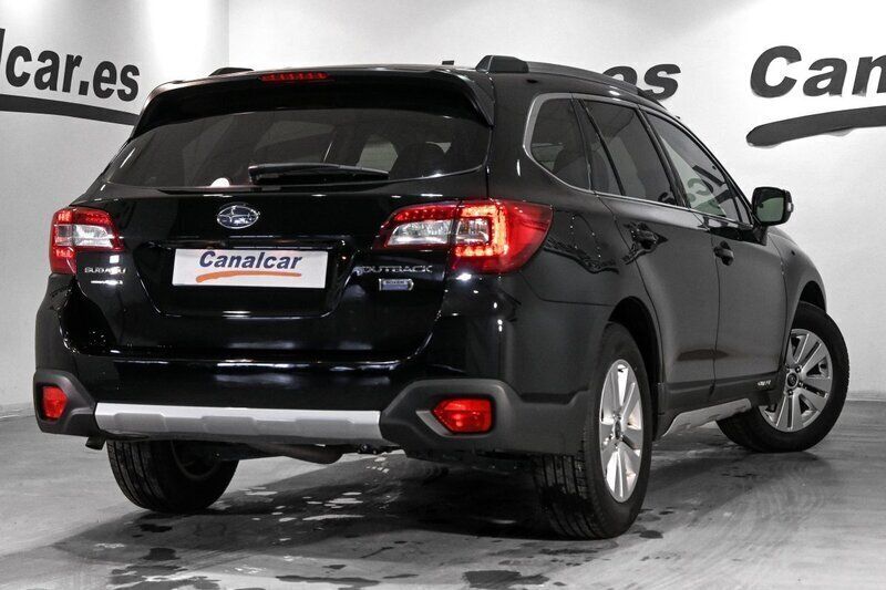 Usado Subaru Outback 150 CV (110 kW) 2016 Negro SUV