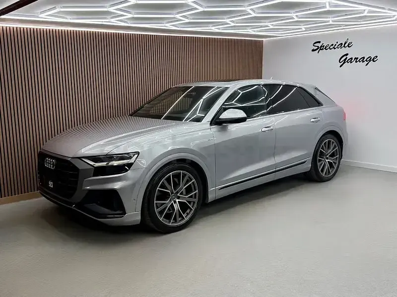 Usado Audi Q8 S-Line 286 CV (210 kW) 2019 Gris / plata SUV