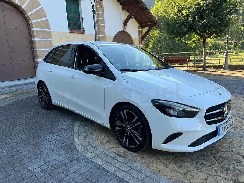 Usado Mercedes B180 136 CV (100 kW) 2020 Blanco Utilitario