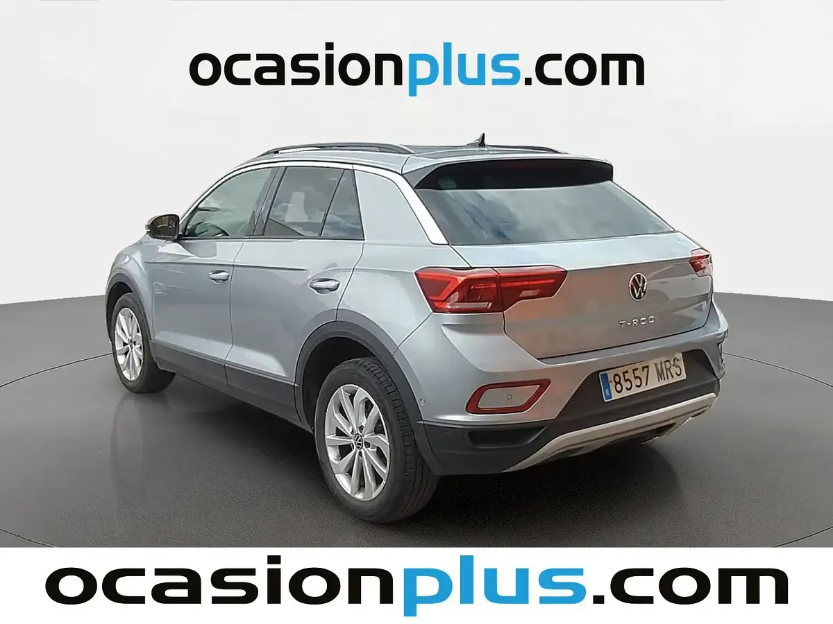 Usado VW T-Roc Life 116 CV (85 kW) 2024 Gris plata SUV