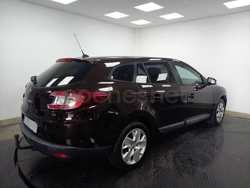 Usado Renault Mégane GrandTour Business 110 CV (80 kW) 2013 Marrón Familiar