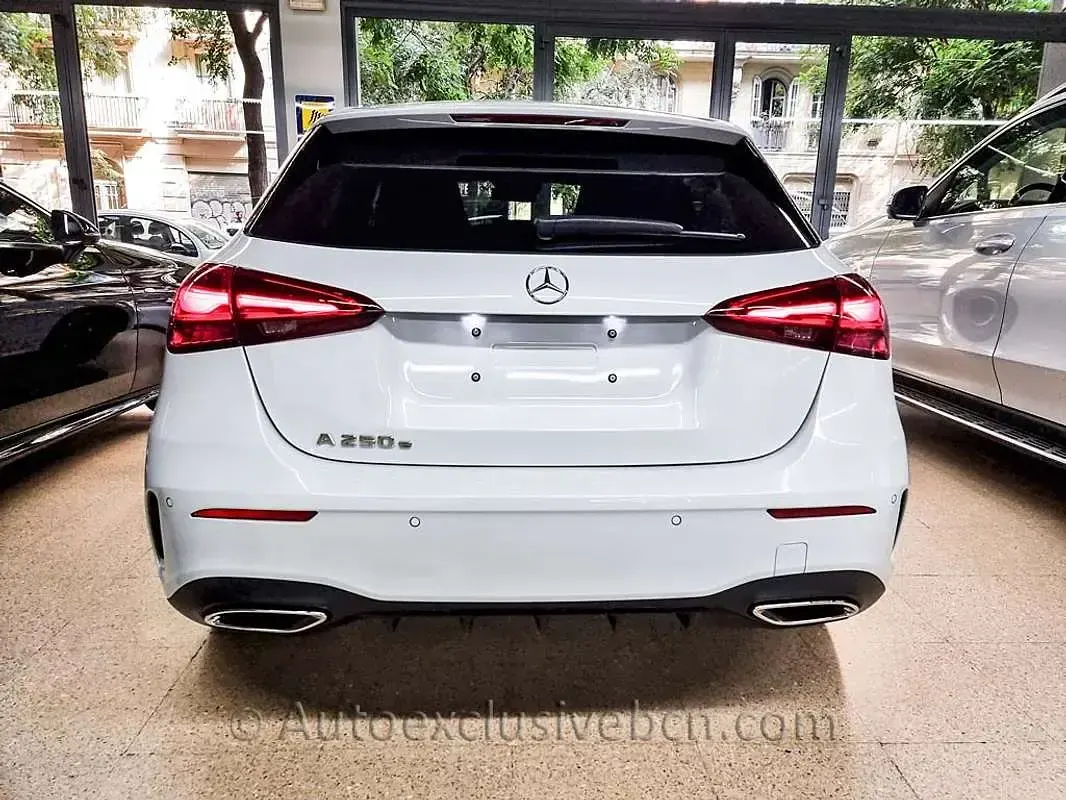 Usado Mercedes A250 Advanced 218 CV (160 kW) 2024 Blanco Utilitario