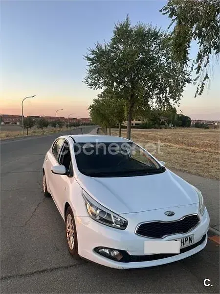 Usado Kia Ceed GT 90 CV (66 kW) 2013 Blanco Berlina