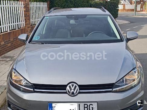 Gris / plata Usado 2019 VW Golf VII Business Familiar | 9800 € (Super precio) - Imagen 1/4