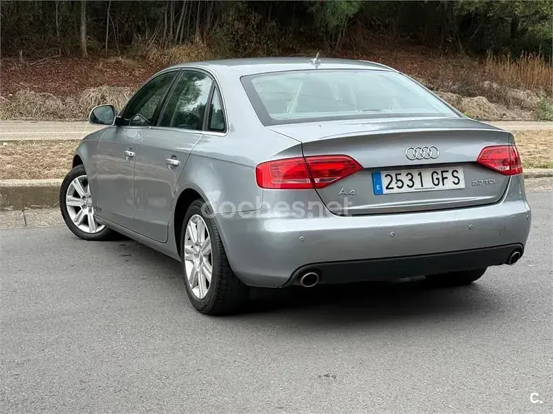 Usado Audi A4 190 CV (139 kW) 2008 Gris / plata Berlina