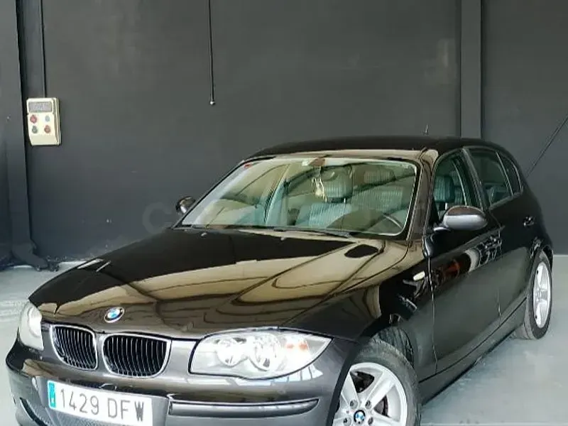 Usado BMW 120 Comfort Edition 150 CV (110 kW) 2006 Negro Utilitario