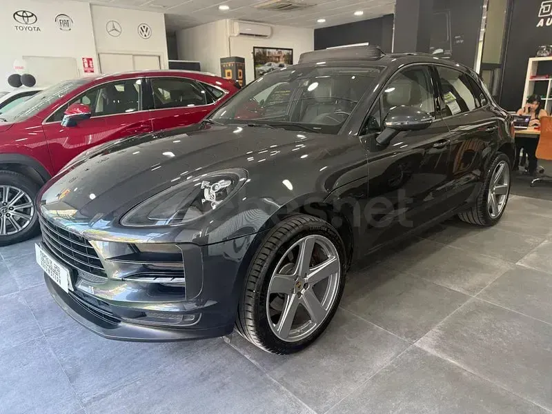 Usado Porsche Macan 245 CV (180 kW) 2021 Gris / plata SUV