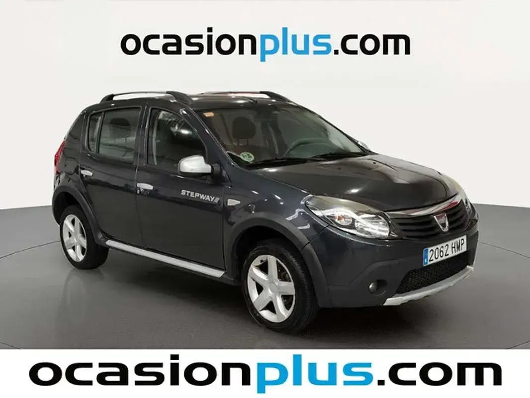 Usado Dacia Sandero Stepway 90 CV (66 kW) 2012 Gris Utilitario