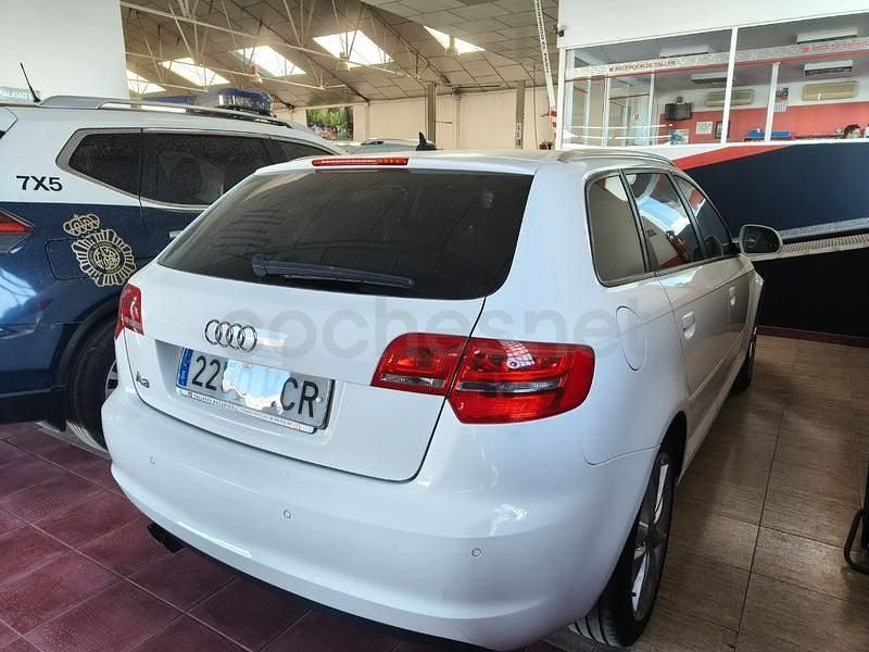 Usado Audi A3 Ambition 105 CV (77 kW) 2009 Blanco Utilitario