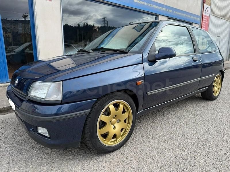 Usado Renault Clio 150 CV (110 kW) 1993 Azul Utilitario