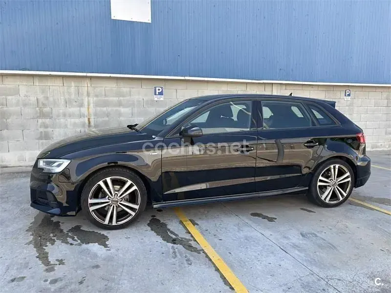 Usado Audi A3 S-Line 116 CV (85 kW) 2019 Negro Berlina