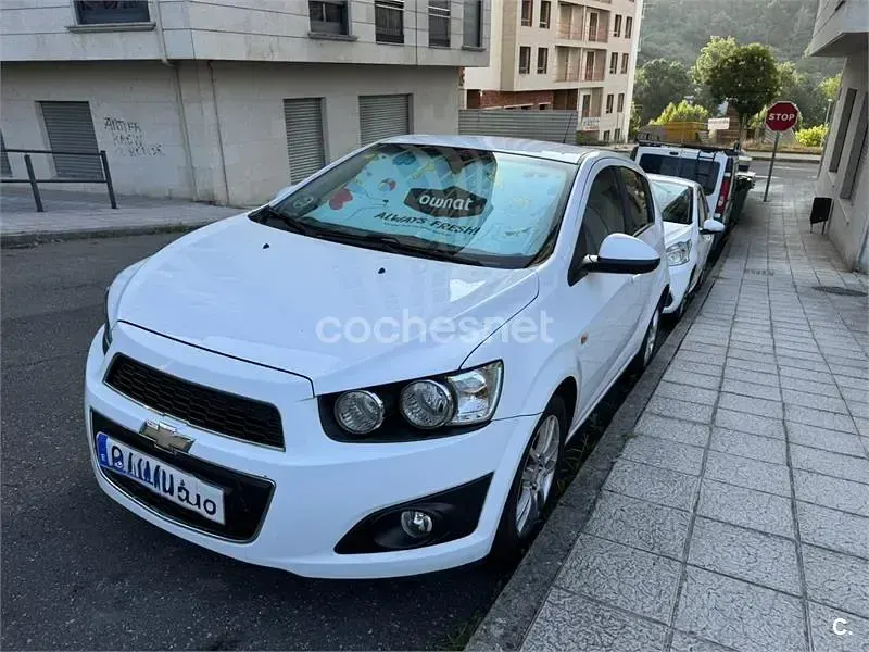 Usado Chevrolet Aveo LT 75 CV (55 kW) 2011 Blanco Berlina