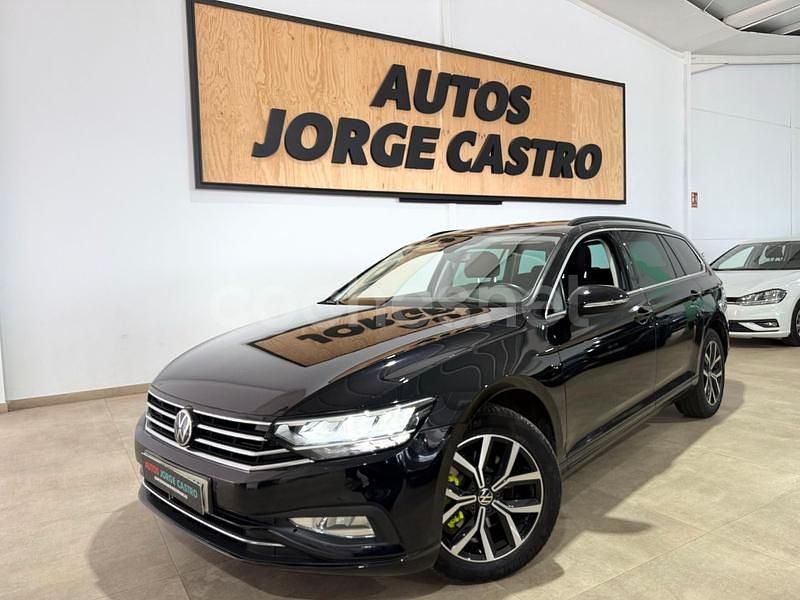 Negro Usado 2022 VW Passat Executive Familiar | 16.300 € (Precio justo) - Imagen 1/4