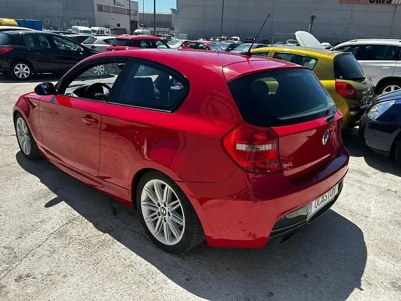 Usado BMW 118 143 CV (105 kW) 2008 Rojo Utilitario