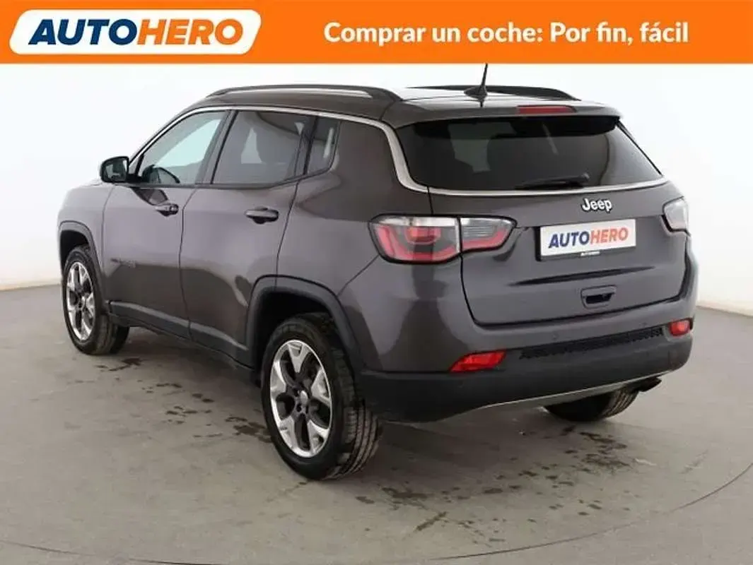 Usado Jeep Compass Limited 170 CV (125 kW) 2019 Gris SUV