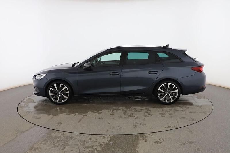 Usado Seat Leon FR 150 CV (110 kW) 2021 Gris Familiar