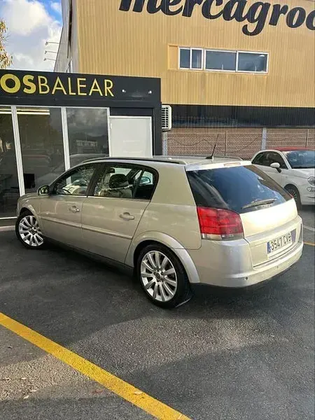 Usado Opel Signum 177 CV (130 kW) 2004 Gris / plata Utilitario