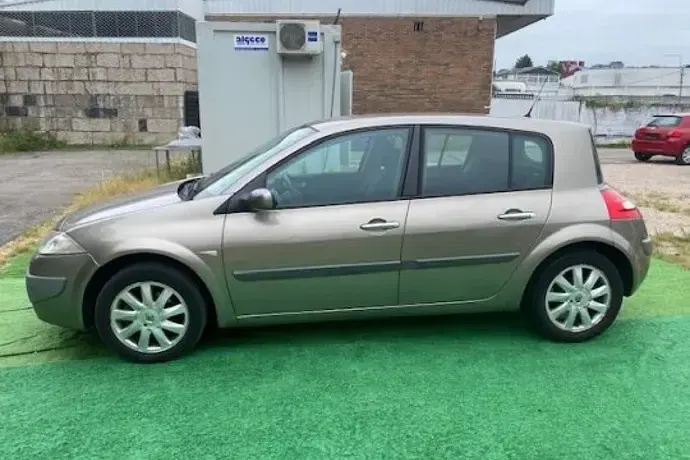 Usado Renault Mégane Dynamique 105 CV (77 kW) 2008