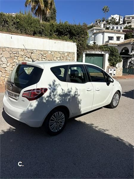 Usado Opel Meriva Excellence 110 CV (80 kW) 2014 Blanco Monovolumen