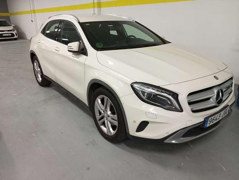 Usado Mercedes GLA200 Urban 136 CV (100 kW) 2015 Blanco SUV