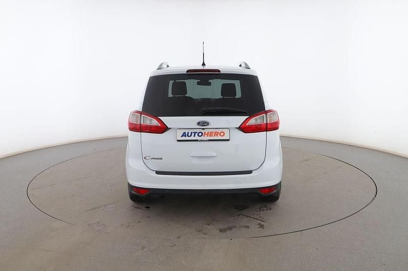 Usado Ford Grand C-Max Trend 120 CV (88 kW) 2016 Blanco Monovolumen