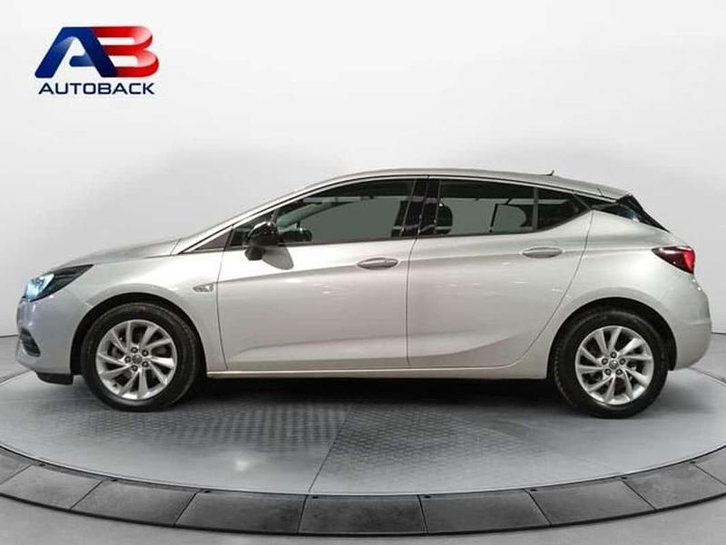 Usado Opel Astra Business 122 CV (89 kW) 2021 Gris Berlina