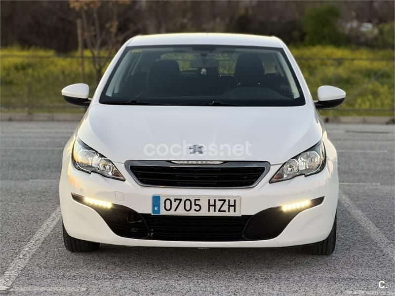 Usado Peugeot 308 Active 115 CV (84 kW) 2014 Blanco Berlina