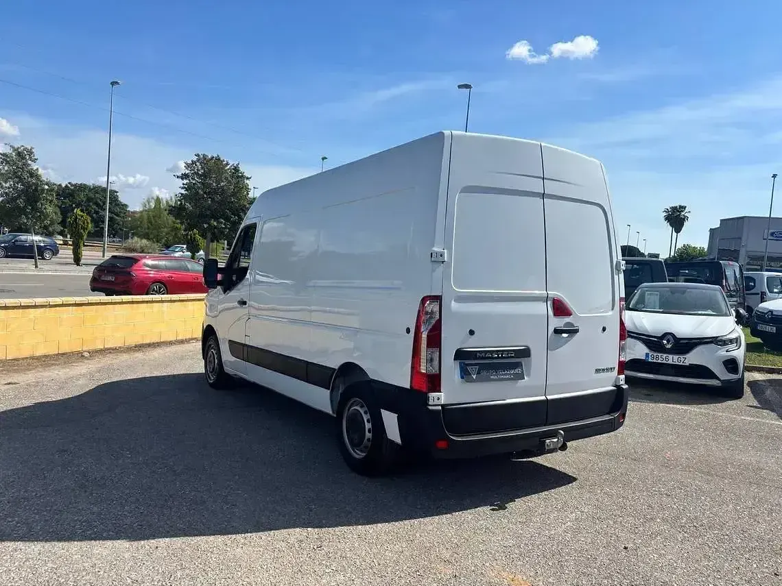 Usado Renault Master 135 CV (99 kW) 2021 Blanco Monovolumen
