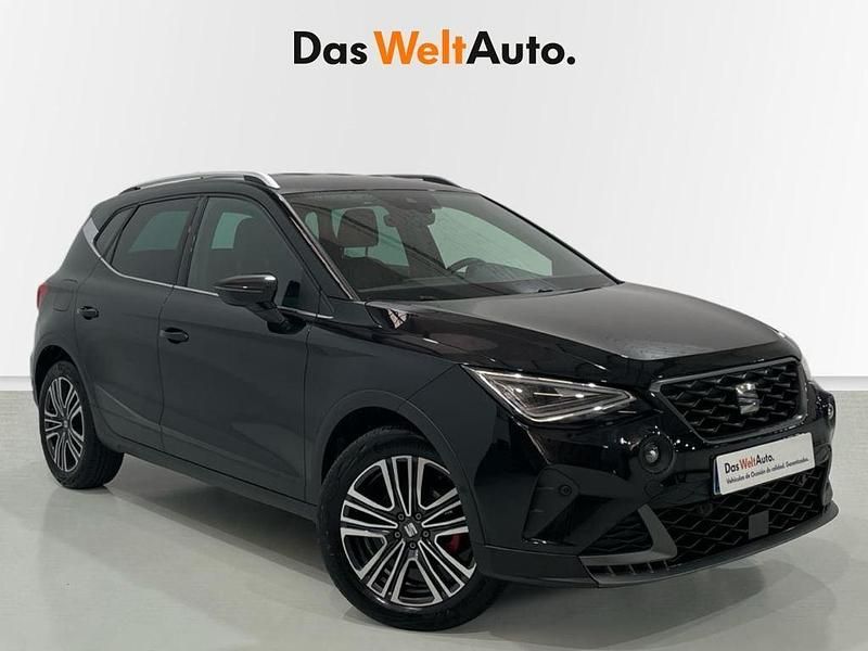 Usado Seat Arona FR 115 CV (84 kW) 2024 Negro SUV