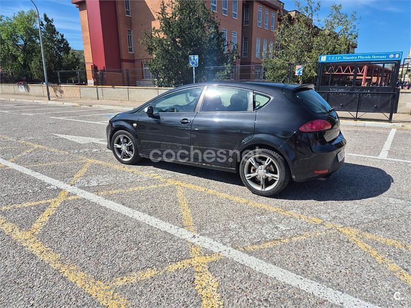 Usado Seat Leon FR 170 CV (125 kW) 2007 Negro Utilitario