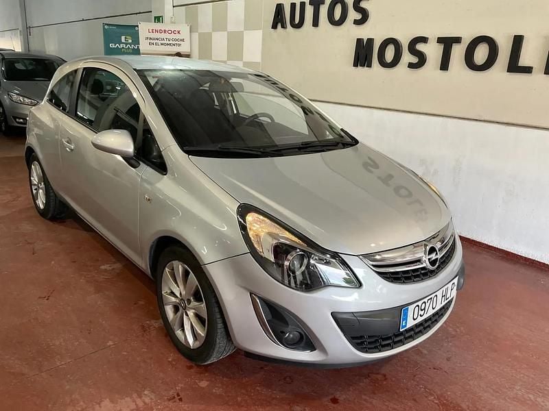 Usado Opel Corsa Expression 100 HP (73 kW) 2012 Cinzento Citadino