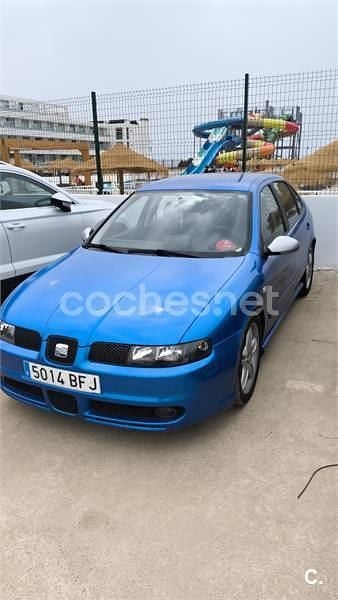 Usado Seat Leon Sport 180 CV (132 kW) 2001 Azul Berlina