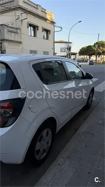 Usado Chevrolet Aveo LT 95 CV (69 kW) 2013 Blanco Berlina