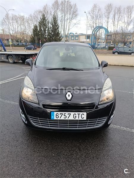Usado Renault Grand Scénic III Dynamique 105 CV (77 kW) 2010 Negro Monovolumen