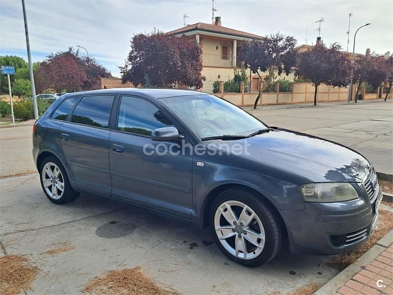 Gris / plata Usado 2007 Audi A3 Sportback Attraction Berlina | 5600 € (Buen precio) - Imagen 1/4