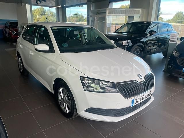 Usado Skoda Fabia Ambition 60 CV (44 kW) 2020 Blanco Berlina