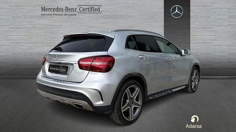 Usado Mercedes GLA200 AMG line 136 CV (100 kW) 2018 Gris / plata SUV
