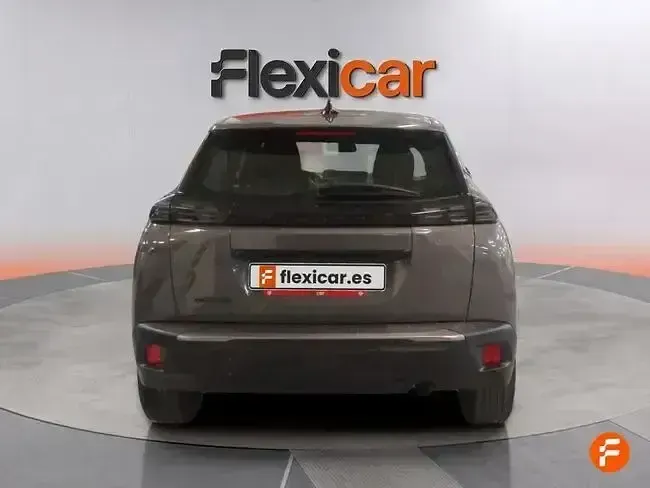 Usado Peugeot 2008 Active 100 CV (73 kW) 2023 Gris SUV