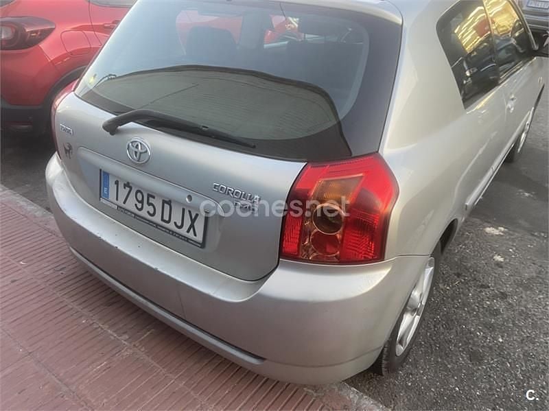 Usado Toyota Corolla Terra 90 CV (66 kW) 2005 Gris / plata Berlina