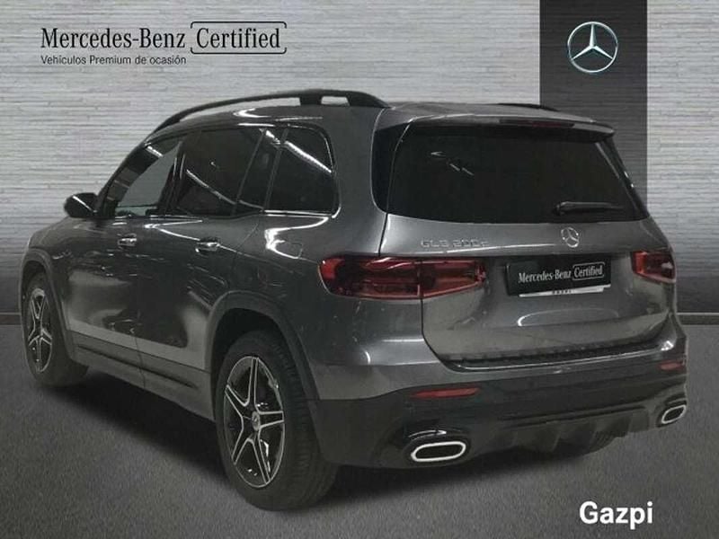 Usado Mercedes GLB200 150 CV (110 kW) 2024 Gris / plata SUV