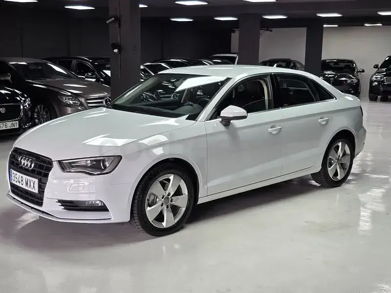 Usado Audi A3 Advanced 150 CV (110 kW) 2015 Blanco Berlina
