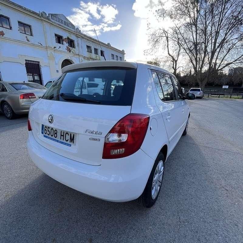 Usado Skoda Fabia Ambition 90 HP (66 kW) 2011 Branco Citadino