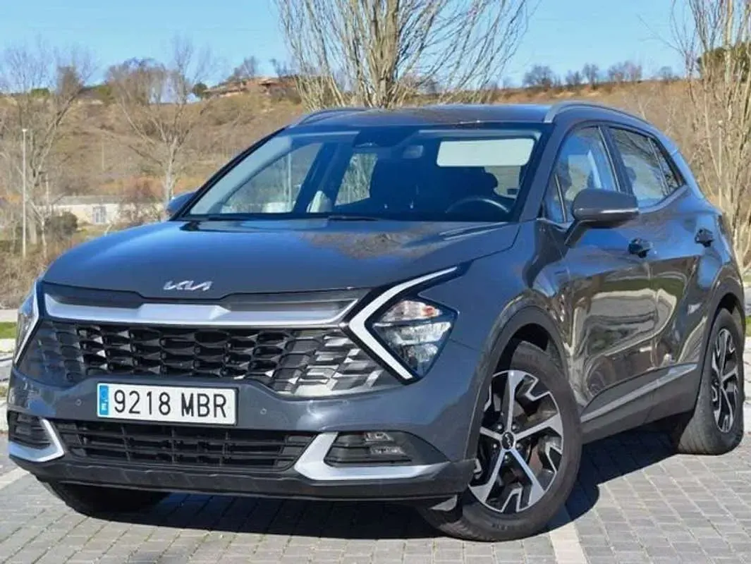 Usado Kia Sportage 136 CV (100 kW) 2022 Negro SUV