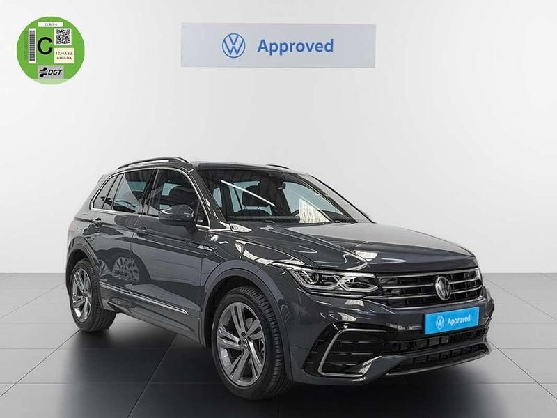 Gris Usado 2024 VW Tiguan R-line SUV | 37.490 € (Un poco caro) - Imagen 1/4